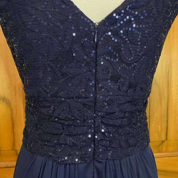 Violets & Roses - Lace & Sequins Blue/Silver Full-Length Formal/Prom Gown, EUC 4 - Picture 8 of 16
